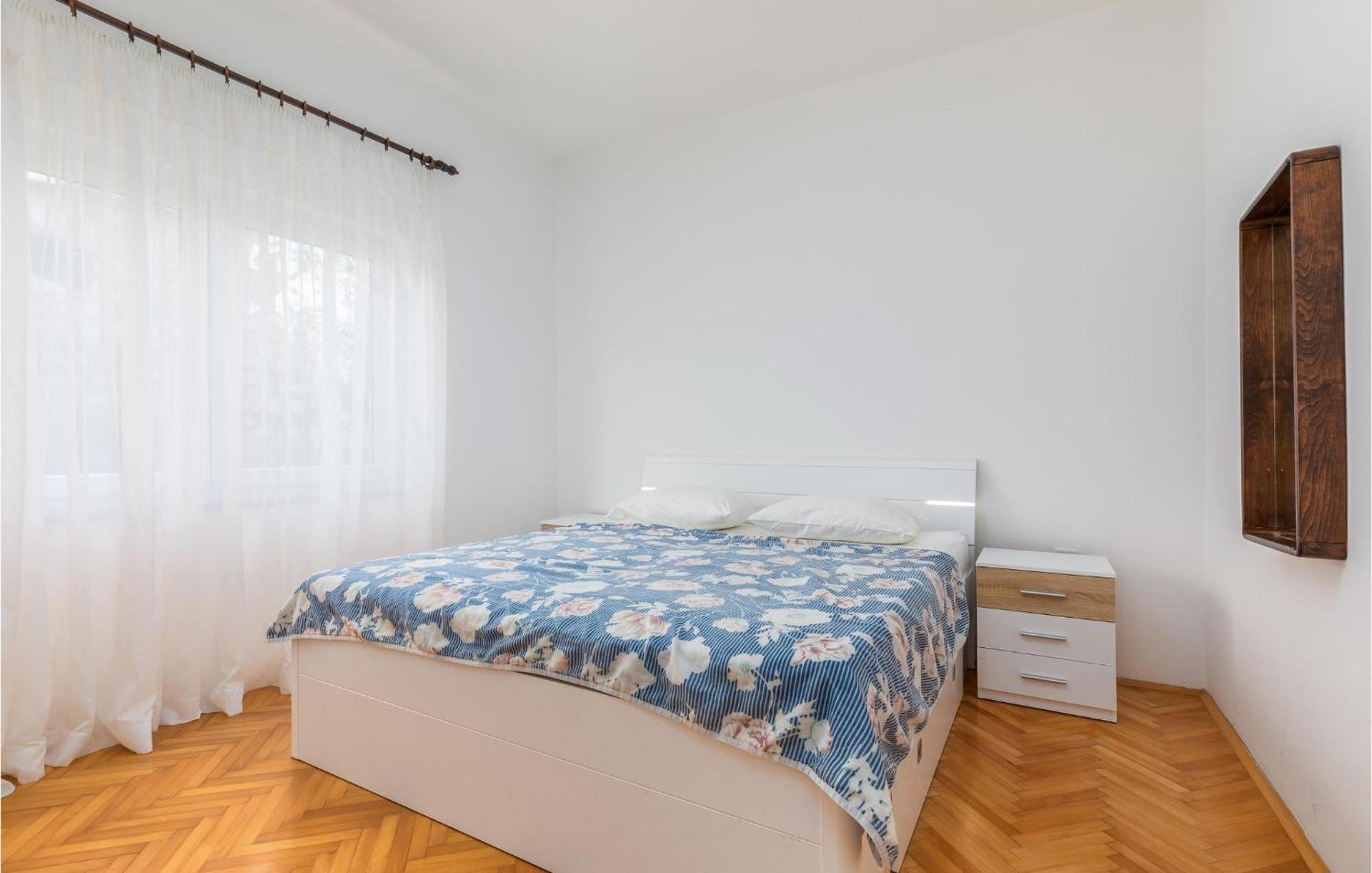 Lovely Apartment In Fazana With Kitchen Exterior photo
